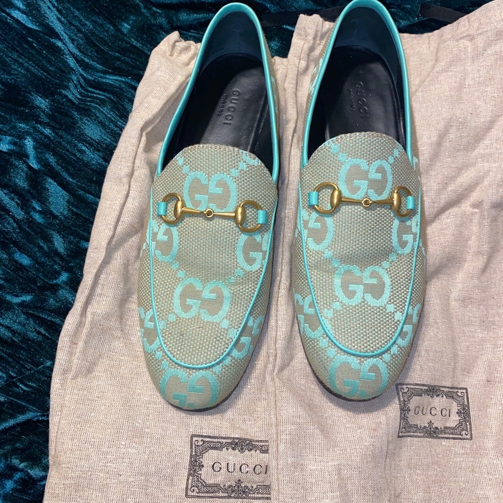 Authentic Women’s Gucci Jordaan GG loafer  size 9